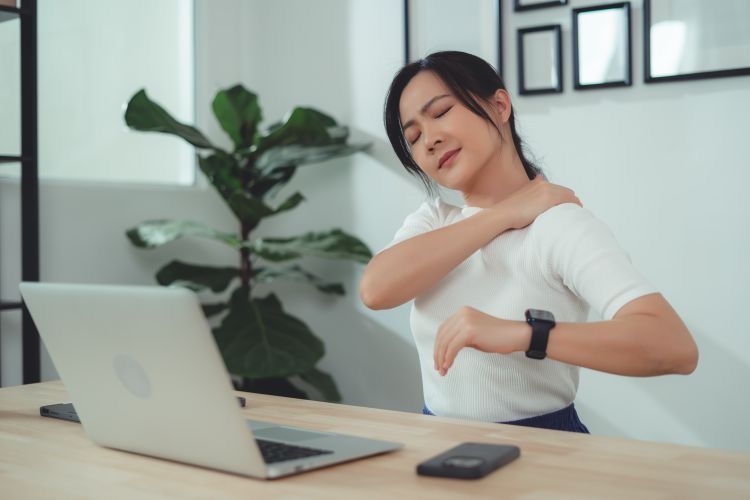 5 Cách Giảm Đau Cổ Vai Gáy Cho Dân Văn Phòng