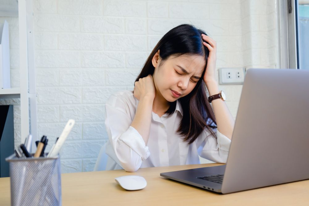 Đau Mỏi Cổ Vai Gáy Kèm Đau Đầu Gây Mất Ngủ